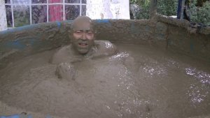 vander_dunked_in_clay_playing_10.jpg